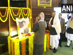 
      
      PM Modi pays floral tribute to Netaji Subhas Chandra Bose
      
      