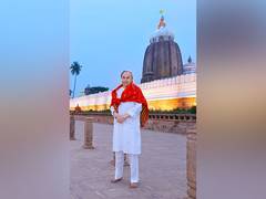 
      
      Odisha CM Naveen Patnaik offers prayers at Lord Jagannath Temple 
      
      