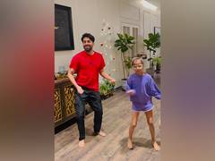 
      
      Ayushmann, daughter Varushka give cute twist to 'Sher Khul Gaye'
      
      