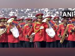 
      
      R-Day: BSF Mahila Praharis contingent parades Kartavya Path
      
      
