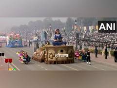 
      
      R-Day 2024: Haryana's tableau depicts 'Mera Parivar-Meri Pehchan'
      
      