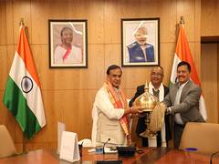 
      
      ULFA pro-talk faction meets Assam CM, discusses rehabilitation
      
      