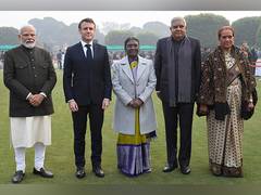 
      
      President Murmu hosts French counterpart Macron on R-Day
      
      