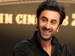 
      
      Ranbir remembers dad Rishi Kapoor as he wins Filmfare award
      
      