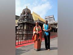 
      
      TN: VP Dhankhar pays obeisance; offers prayers at Thillai Nataraj
      
      