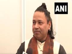 
      
      Kailash Kher on 'Faulad Ka Jigar' tune at Beating Retreat
      
      