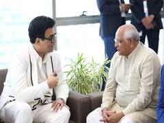 
      
      Karan Johar shares a picture from his meeting with Gujarat CM 
      
      