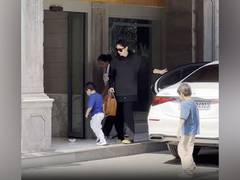 
      
      Kareena visits father Randhir Kapoor with sons Taimur, Jeh
      
      