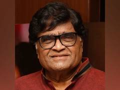 
      
      Ashok Saraf honoured with Maharashtra Bhushan Award 2023
      
      
