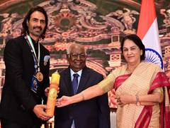 
      
      Arjun Rampal honoured with Champions of Change Award 2023
      
      