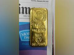 
      
      Gold bar worth Rs 66.07 lakh seized at Delhi airport, 1 held
      
      