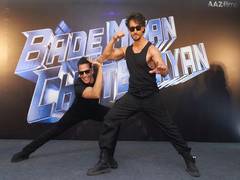 
      
      It's a wrap for 'Bade Miyan Chote Miyan'
      
      
