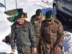 
      
      Lt. General Navin Sachdeva visits forward locations in Poonch
      
      