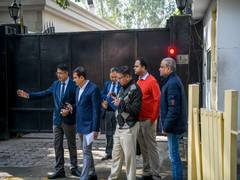 
      
      Delhi Police serves notice to Arvind Kejriwal
      
      