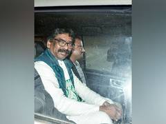 
      
      Jharkhand HC to hear Hemant Soren's petition against ED arrest
      
      