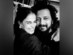 
      
      Riteish, Genelia celebrate 12th wedding anniversary
      
      