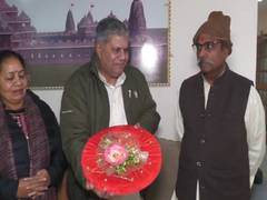 
      
      Ludhiana devotees gift silver mirror to Ram Lalla in Ayodhya
      
      