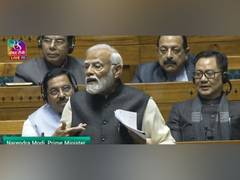 
      
      PM Modi attacks Congress calls himself 