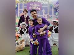 
      
      Karan Johar pens adorable birthday wish for kids Yash, Roohi
      
      
