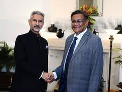 
      
      EAM S Jaishankar meets his Bangladeshi counterpart Hasan Mahmud
      
      