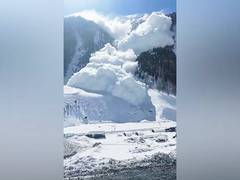 
      
      J-K: Avalanche hits Jammu and Kashmir’s Sonamarg
      
      
