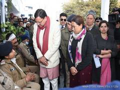
      
      CM Dhami reaches Haldwani, met injured policemen 
      
      
