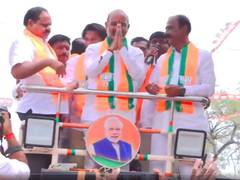 
      
      BJP MP Bandi Sanjay begins Prajahita Yatra in Medipalli
      
      