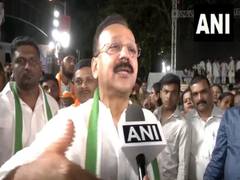 
      
      Baba Siddique joins Ajit Pawar's NCP
      
      