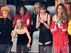 
      
      Taylor Swift cheers for boyfriend Travis Kelce at Super Bowl 2024
      
      