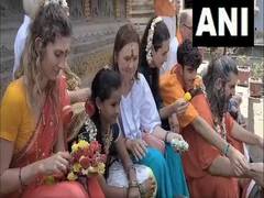 
      
       Italian Devotees throng Srikalahasteeshwara temple for Puja 
      
      