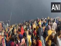 
      
      UP: Devotees take holy dip in Sangam on Basant Panchami
      
      