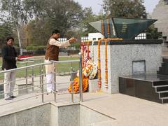 
      
      MP CM Mohan Yadav pays tribute to martyrs of Pulwama attack
      
      
