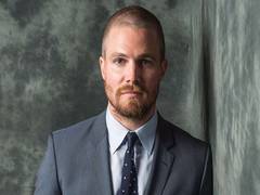 
      
      Stephen Amell to headline 'Suits' spinoff, 'Suits: LA'
      
      