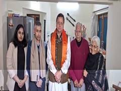 
      
      Uttarakhand Chief Minister meets Captain Saurav Vashisht
      
      