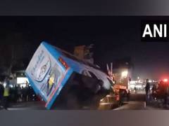 
      
      Odisha: Bus overturns at Gopalpur in Cuttack
      
      
