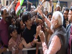 
      
      Indian diaspora gives warm welcome to PM Modi in Doha 
      
      