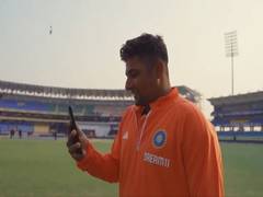 
      
      Sarfaraz Khan receives special call from his brother Musheer
      
      