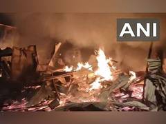 
      
      Mumbai: 15 commercial units, houses in chawl gutted in fire 
      
      