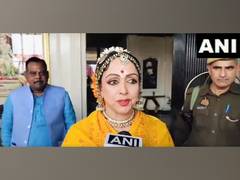 
      
      Hema Malini performs 'Nritya Seva' dance in premises of Ram Mandi
      
      