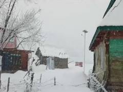 
      
      J-K: Upper reaches of Gurez valley receive fresh snowfall
      
      