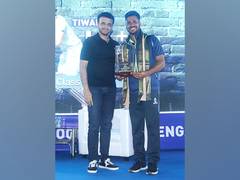 
      
      Manoj Tiwary felicitated with golden bat by CAB 
      
      