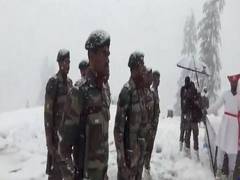
      
      Soldiers pay tribute to Chhatrapati Shivaji at LoC in Kupwara in 
      
      