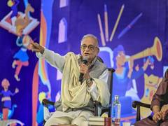 
      
      Gulzar express gratitude to his fans for Jnanpith Award
      
      