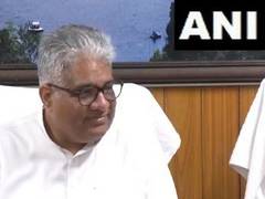 
      
      Bhupender Yadav holds meeting to mitigate human-animal conflict
      
      