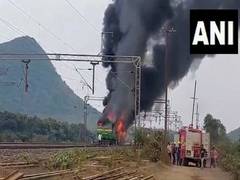
      
      Fire breaks out in train engine in Odisha's Dhenkanal
      
      