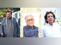 
      
      Celebs pay last respects to iconic radio personality Ameen Sayani
      
      