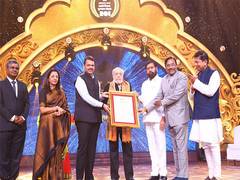 
      
       JP Dutta honoured with Maharashtra Bhushan Raj Kapoor Award
      
      