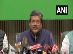 
      
      LS polls: AAP, Congress seal 4:3 seat-sharing deal for Delhi
      
      