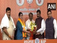
      
      Tamil Nadu Congress MLA Vijayadharani joins BJP
      
      