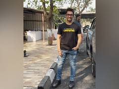 
      
      Aamir dons ‘Mostly Laapataa’ T-shirt as he heads for promotions
      
      